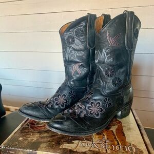 Old Gringo embroidered boots